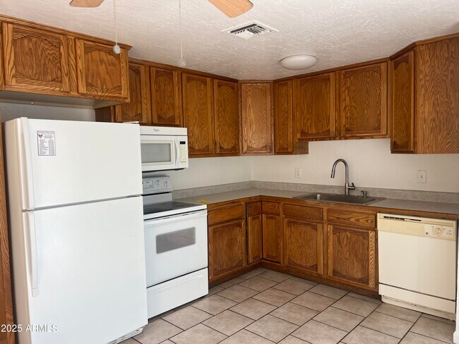 Building Photo - 13433 N 16th Ave