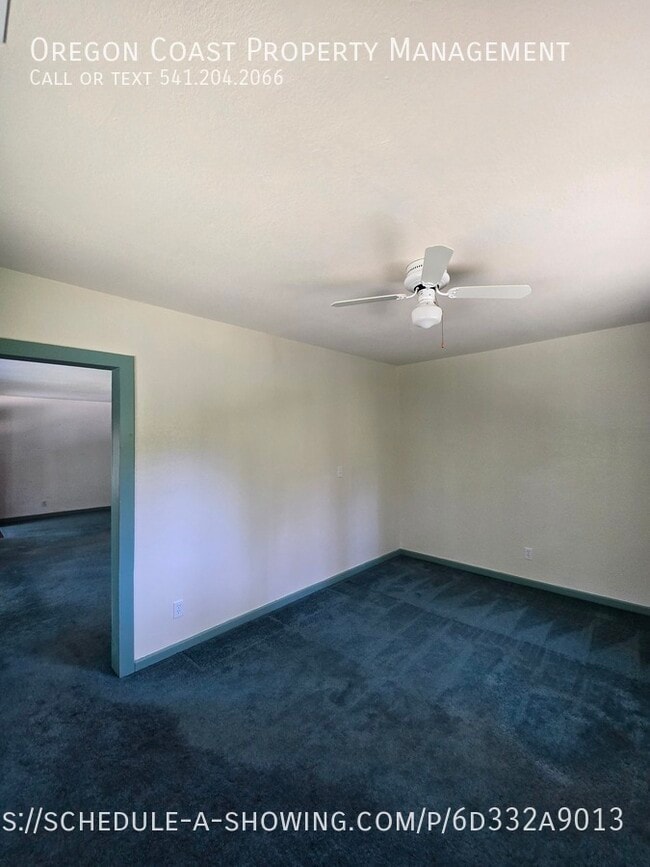 Building Photo - 126 N Holiday Ln