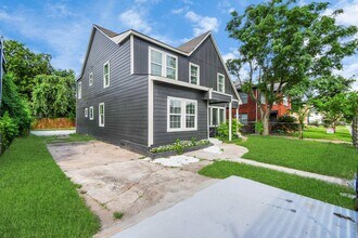Building Photo - 2812 Truxillo St