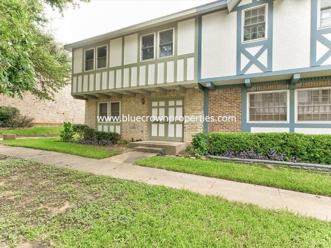Building Photo - 462 Westview Terrace
