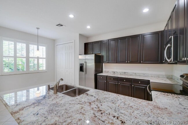 Building Photo - 4644 Cadiz Cir