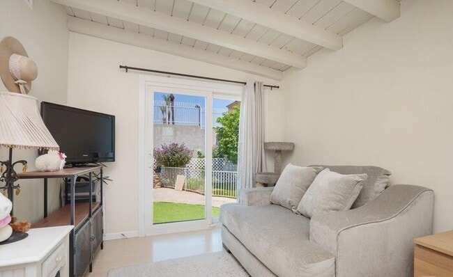 Building Photo - Single-Story 3BR Home with Permitted ADU, Private Yard & Cul-De-Sac Location – Van Nuys