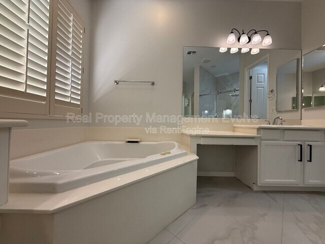 Building Photo - 23012 N 38th Pl