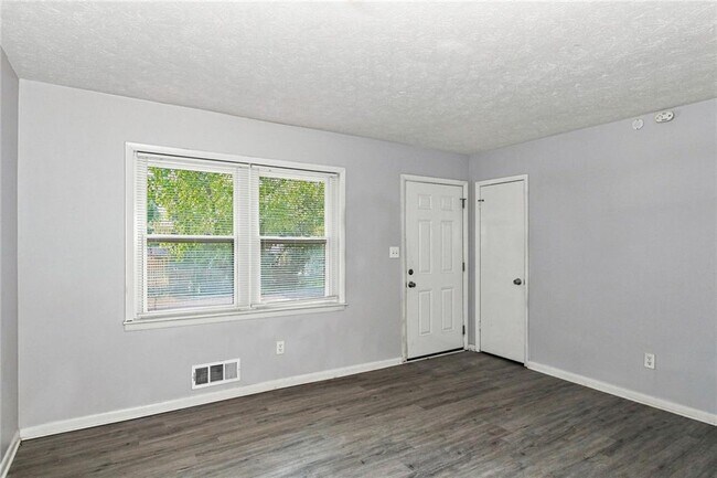 Building Photo - 10200 Top Tree Ct