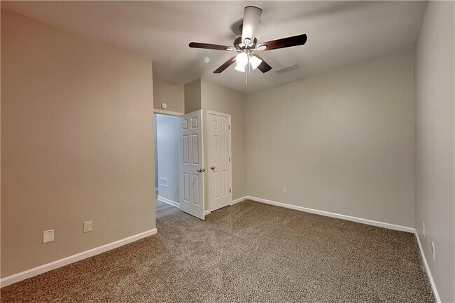 Building Photo - 423 Evans Mill Dr