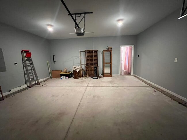 Building Photo - 3177 Mayflower Ln