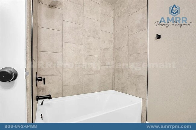 Building Photo - Spacious 3-Bedroom Home – Your Perfect Fam...