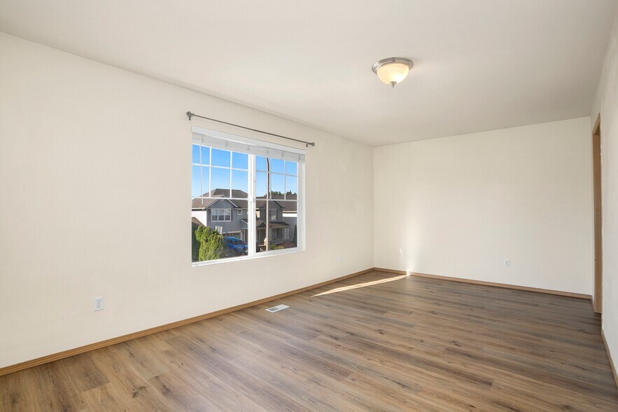 Building Photo - 12530 SE 299th Pl