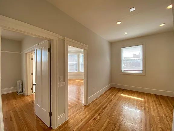Building Photo - "Charming 1-Bedroom Oasis in the Heart of San Francisco!"
