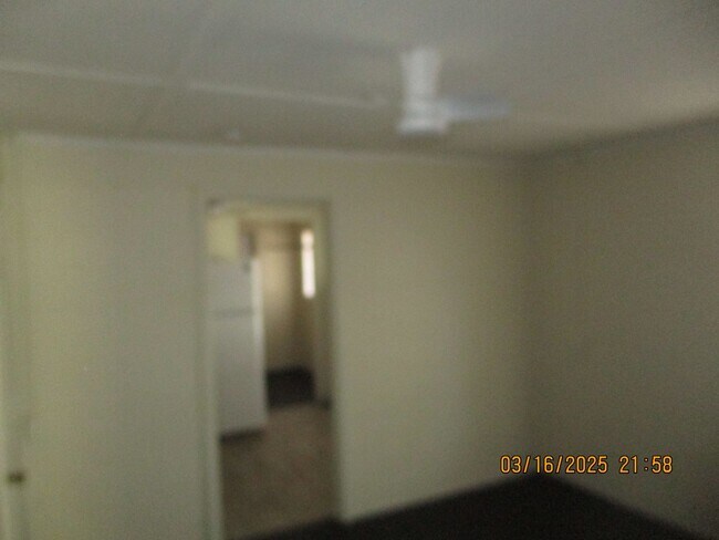 Building Photo - 520 Jefferies Ave