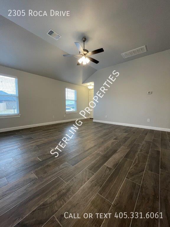 Building Photo - 2305 Roca Dr