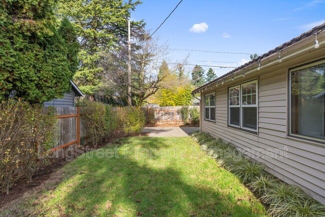 Building Photo - 7788 SE Thompson Rd