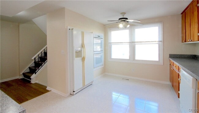 Building Photo - 8394A Shallowcreek Rd