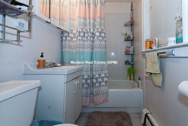 Building Photo - *Must-see 2BR Near Reservoir - HEAT & HOT WATER INCLUDED*