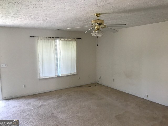 Building Photo - 704 Dover Ct