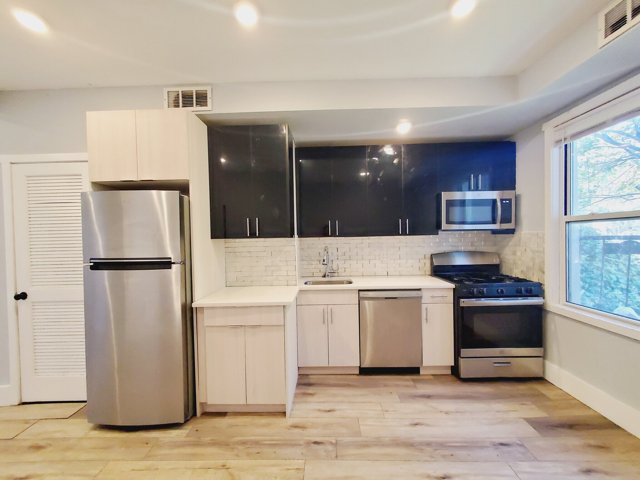 308 Clerk St 2L - 306 Clerk St