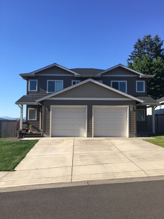 Building Photo - 952 S 58th St