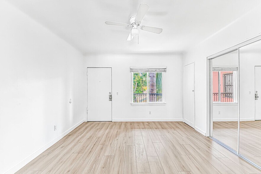 Building Photo - 636 Linden Ave