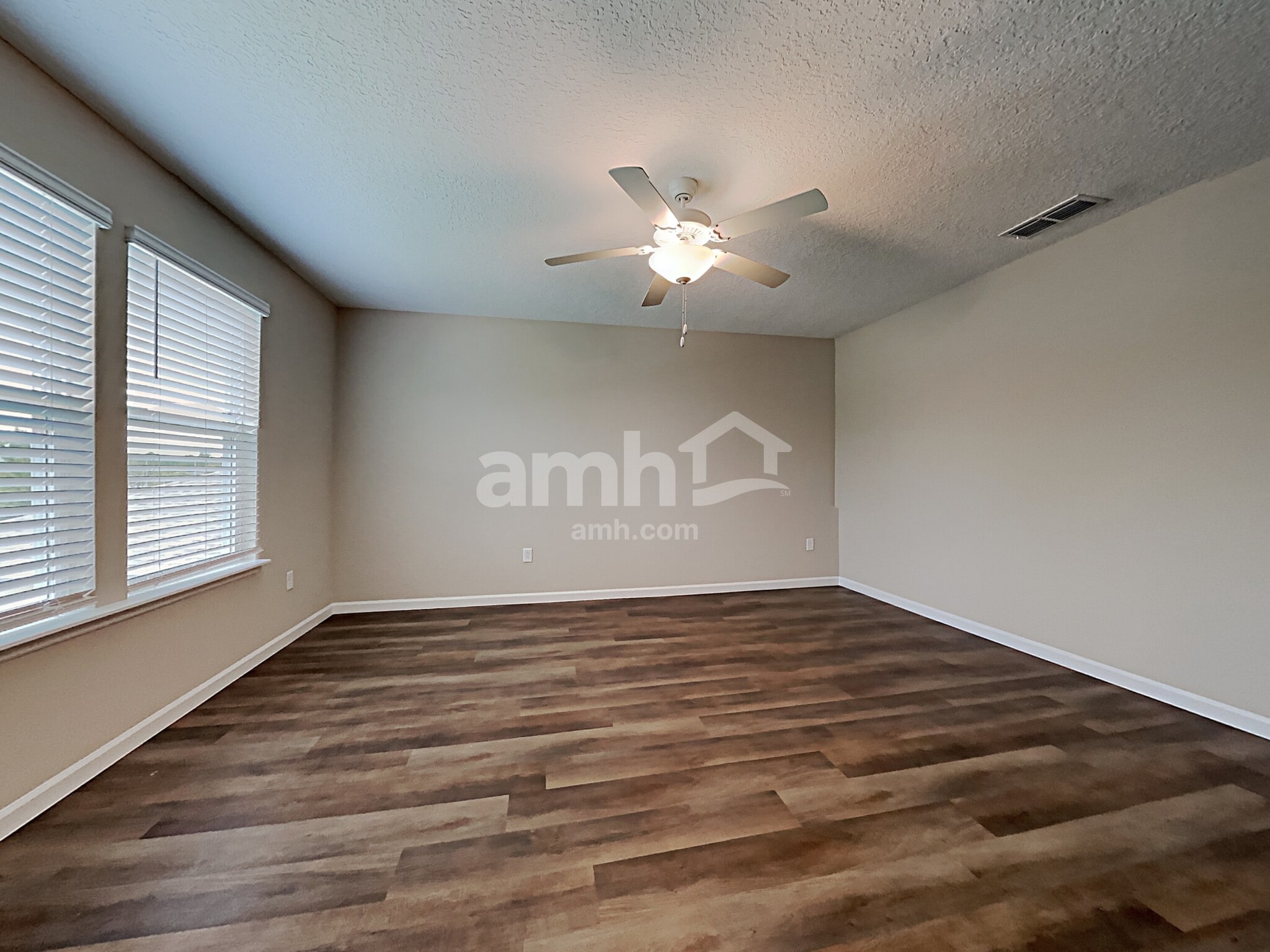 Building Photo - 132 Edge Park Trl