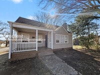 Building Photo - 1701 4th Ave W