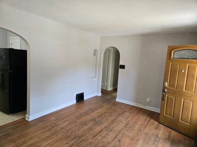 Building Photo - 6415 Perry Dr