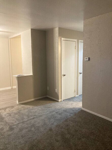 Building Photo - 7560 Mentor Ave