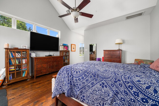 Building Photo - 1112 Andrews St