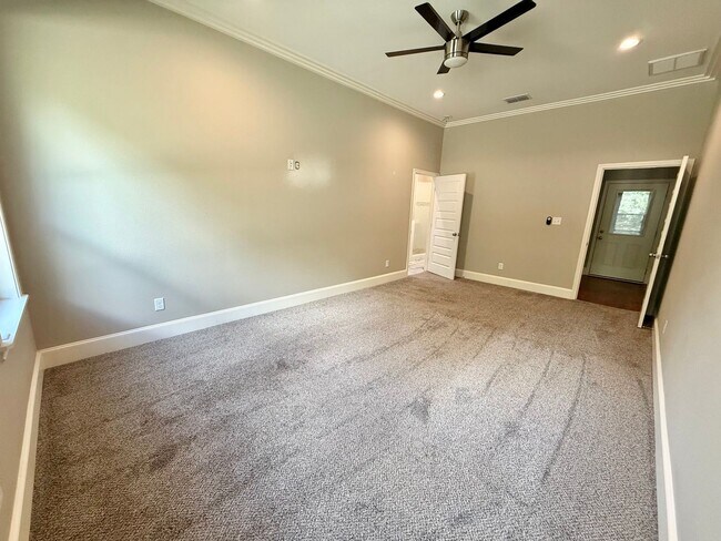Building Photo - 1037 Stagecoach Bend
