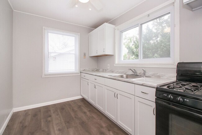 Building Photo - 3822 W 133rd St