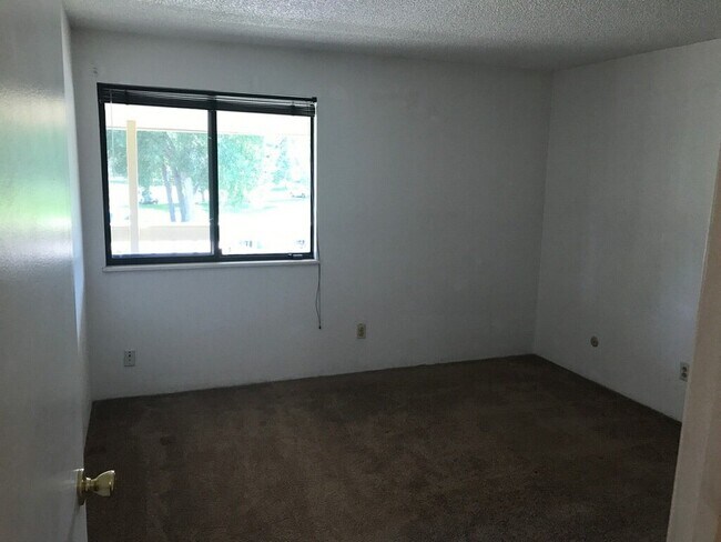 Building Photo - Adorable 1bd w/garage! Large balcony!