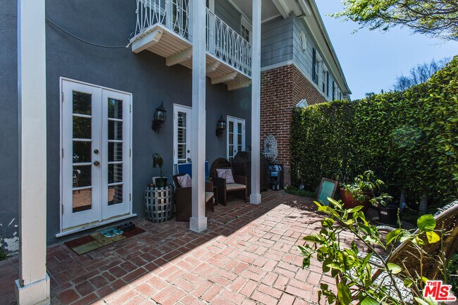 Building Photo - 9660 W Olympic Blvd