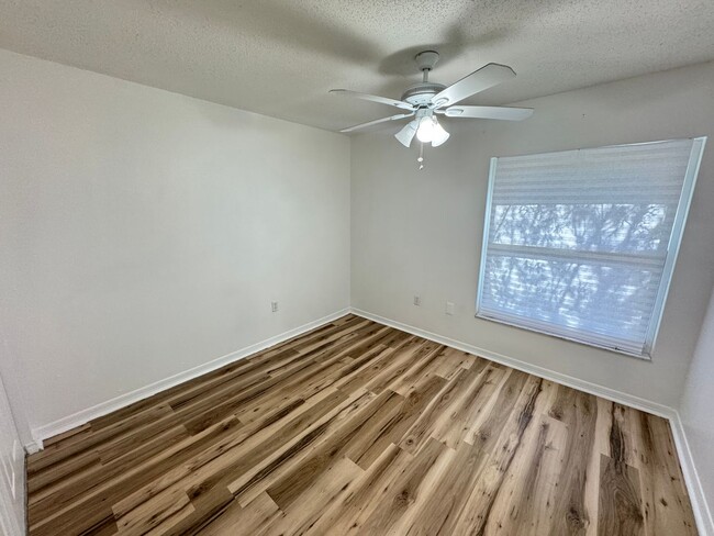 Building Photo - Cozy 2 Bedroom and 2 Bath Townhome in Kiss...