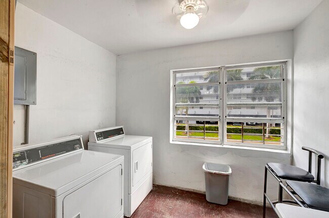 Building Photo - 3660 NE 166th St