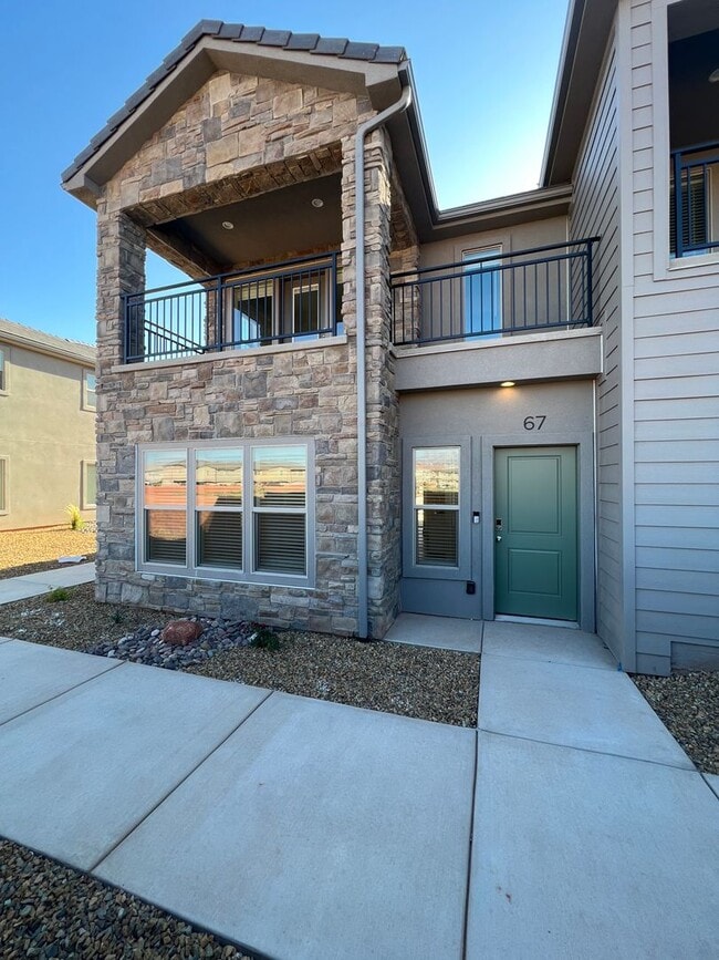 Primary Photo - Beautiful 3 bedroom townhome in Ivins!!
