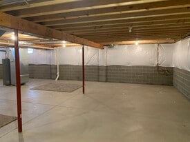 Building Photo - 2409 Wittenberg Ave SE