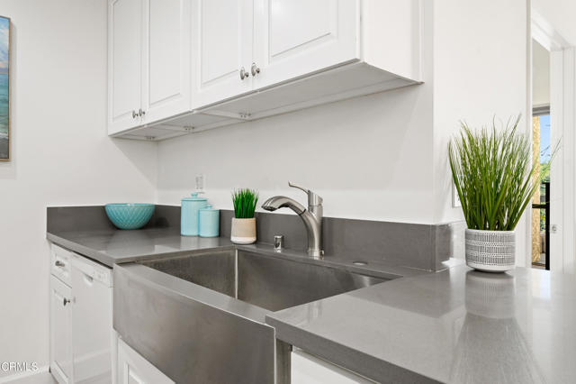 Building Photo - 4239 Vía Arbolada