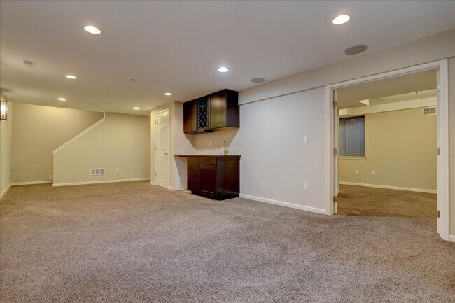 Building Photo - 10701 Hobbit Ln