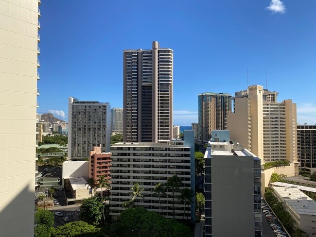 Building Photo - Renovated 1BR/1BA in Waikiki – Steps from ...