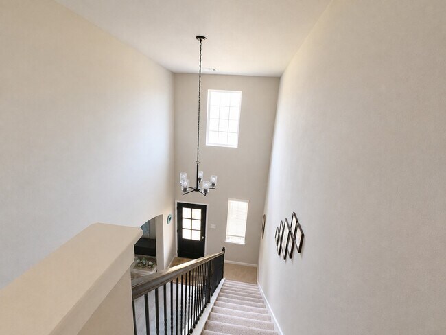 Building Photo - 377 Selah Ct