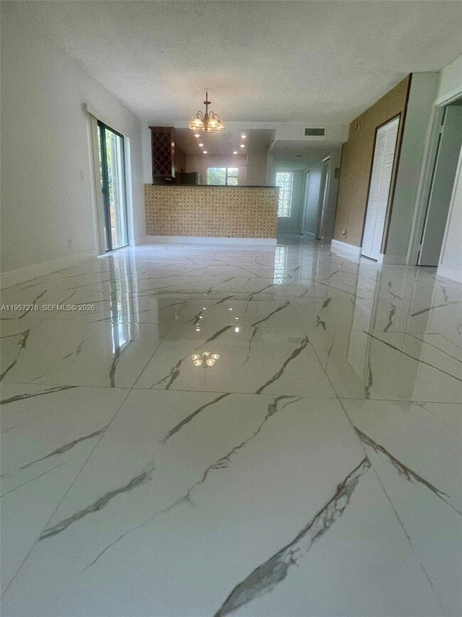 Building Photo - 403 Lakeview Dr