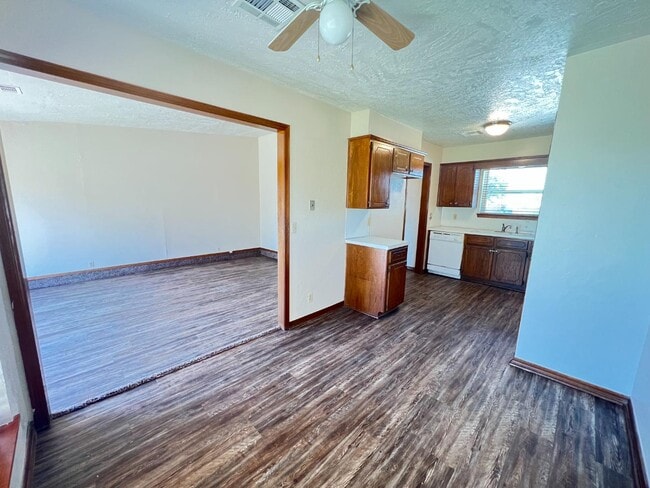 Building Photo - 104 Crawford Ct