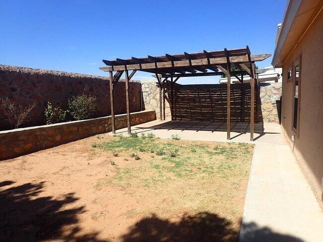 Building Photo - 12444 Tierra Inca Dr