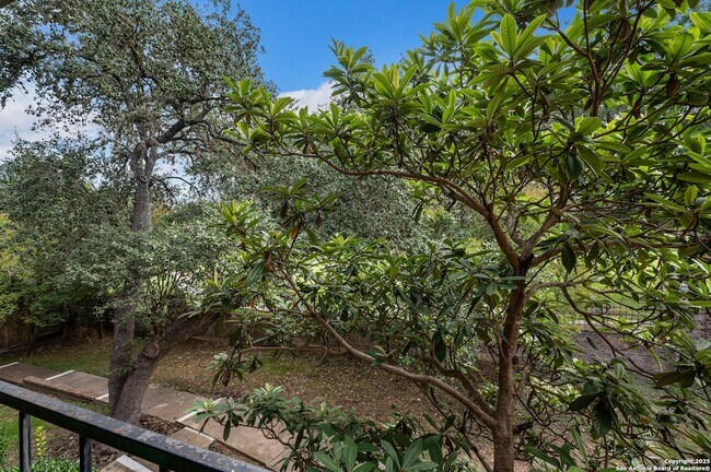 Building Photo - 1819 Babcock Rd