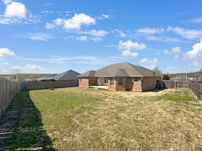 Building Photo - 2060 Kalei Ln