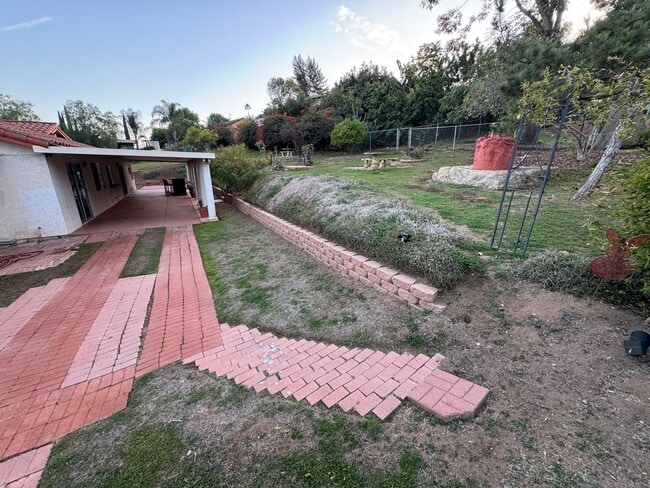 Building Photo - El Cajon Rancho Estate