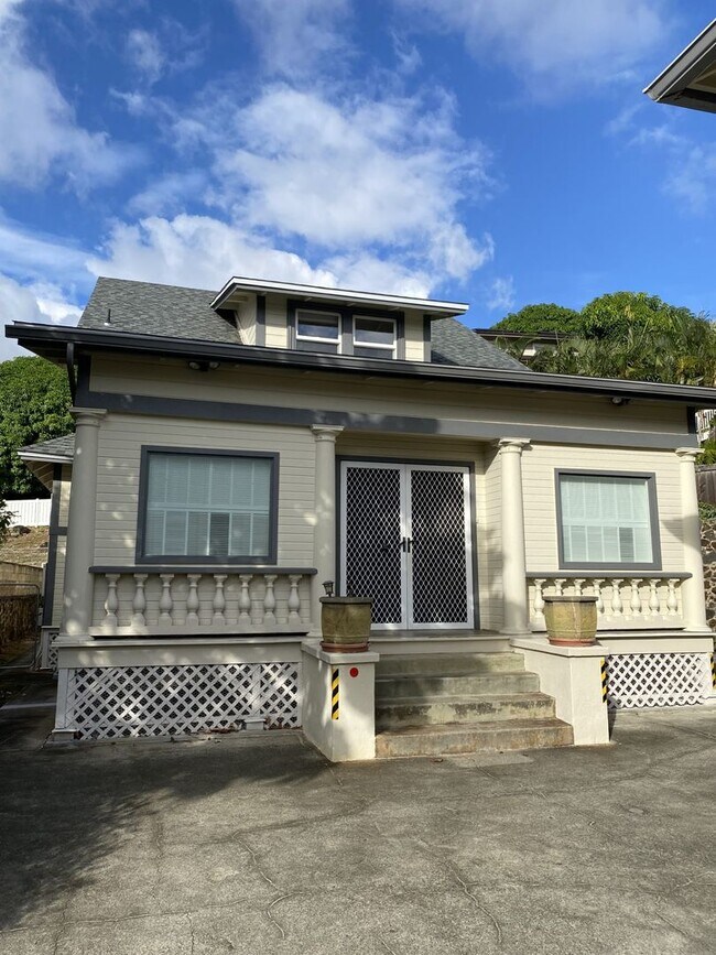 Building Photo - w2152k