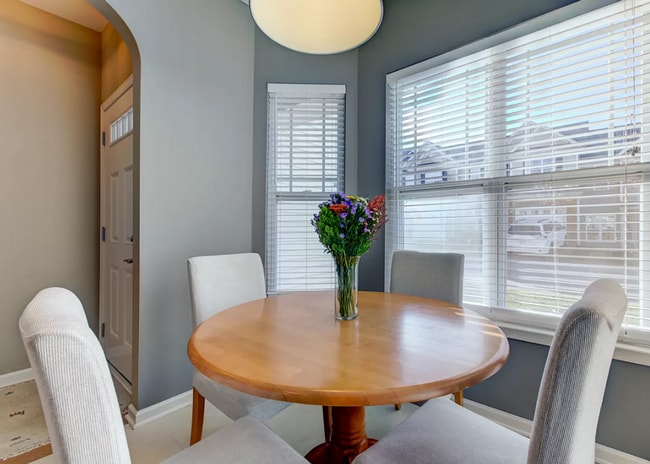 Building Photo - Charming 3BD, 2.5BA Raleigh Townhome with ...