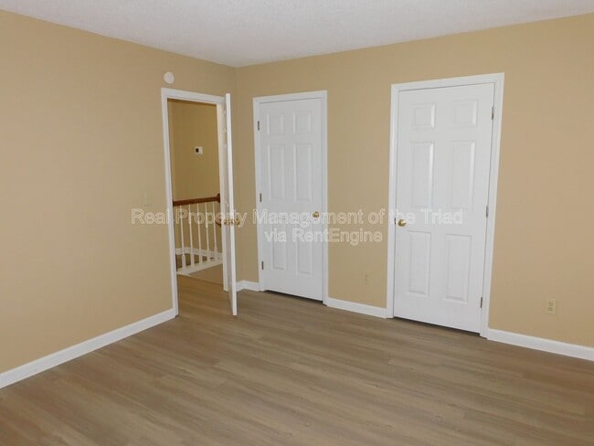 Building Photo - 7185 Avenbury Cir