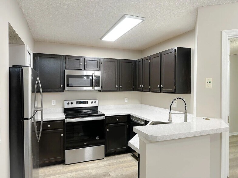 Building Photo - 963 Helmsley Ct