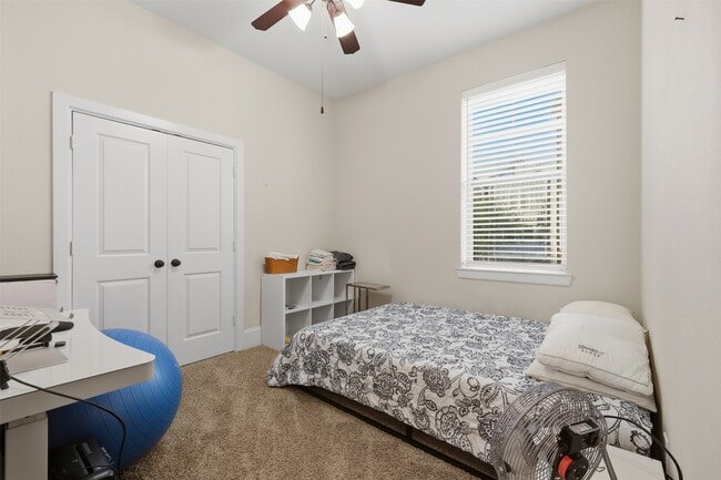 Building Photo - 1816 Dennis St